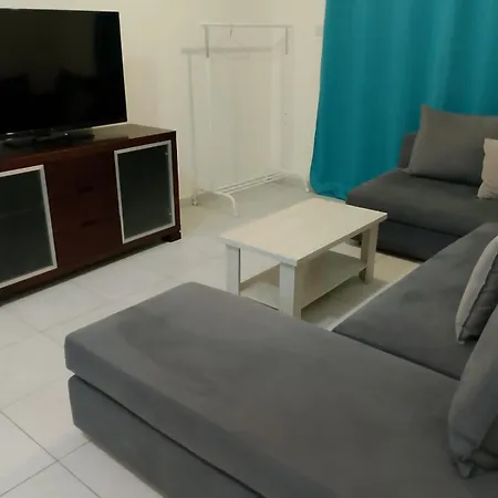 Two Bedroom Holidays Apartment, Walking Distance To The And Harbour Apartment