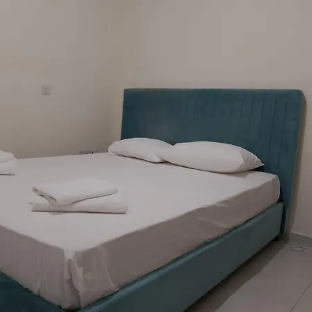 Two Bedroom Holidays Apartment, Walking Distance To The And Harbour Apartment Paphos