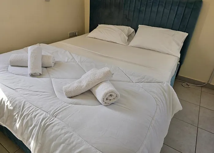 Two Bedroom Holidays Apartment, Walking Distance To The And Harbour Pafos