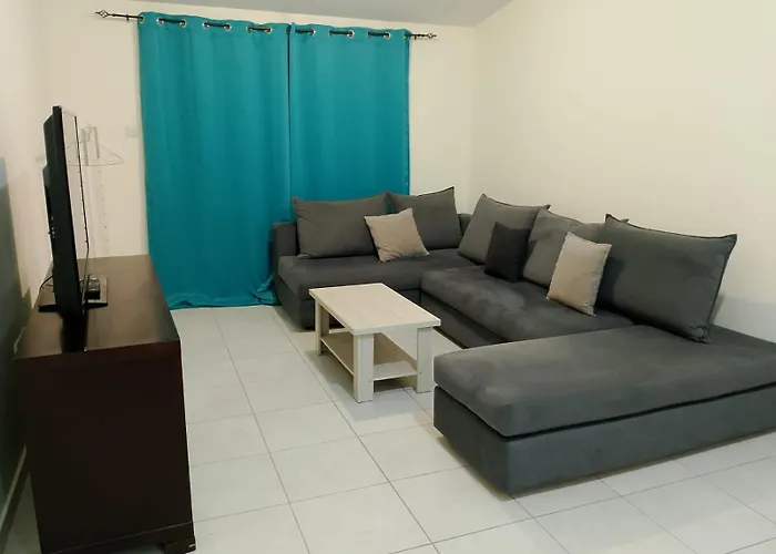 Two Bedroom Holidays Apartment, Walking Distance To The And Harbour Apartmán *