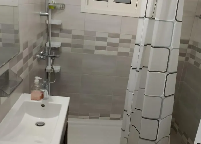 Two Bedroom Holidays Apartment, Walking Distance To The And Harbour Paphos