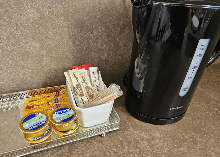 Apartament Two Bedroom Holidays Apartment, Walking Distance To The And Harbour *